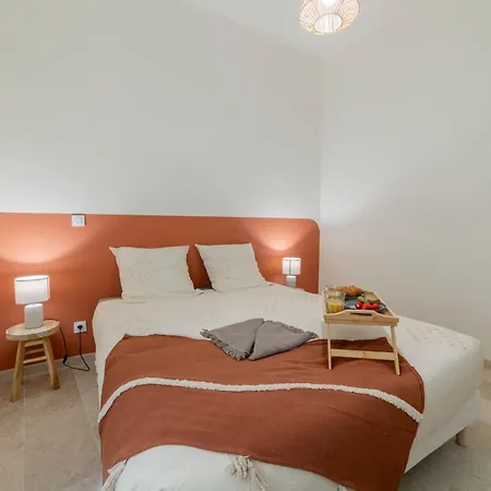 La Nimoise T2 Avec Climatisation Et Netflix Centre Daire Nîmes