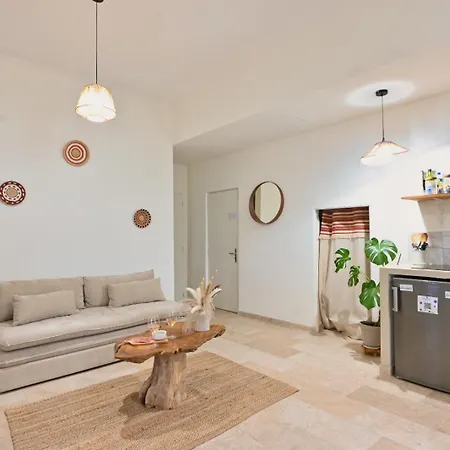 La Nimoise T2 Avec Climatisation Et Netflix Nimes Centre Apartment