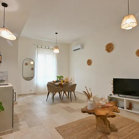 Apartment La Nimoise Elegant , Clim Maisoncarreeconciergerie